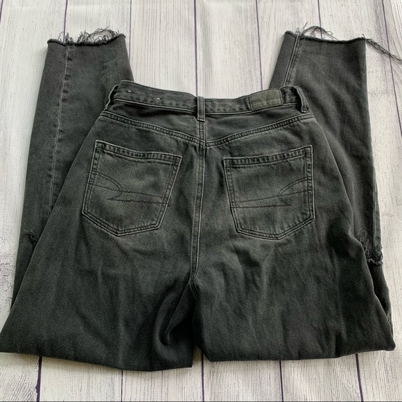 American Eagle Womens High Rise Black Jeans Denim Distressed Tapered Leg Size 0 - Picture 2 of 11